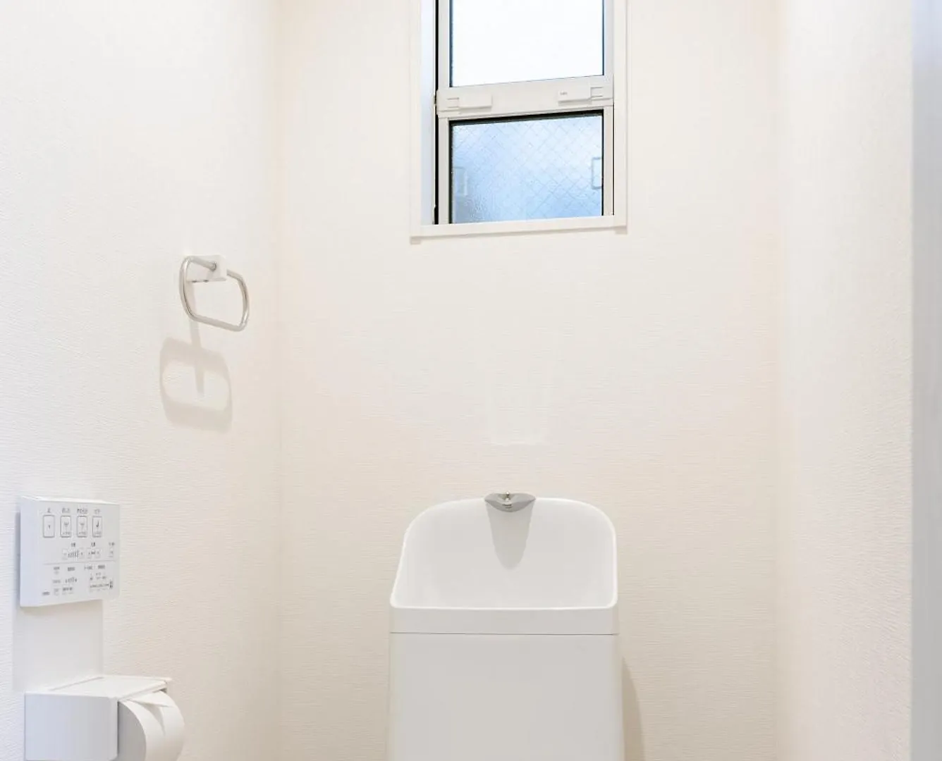 Umeda Central: Quick Access to Kita & Minami Districts Osaka Apartment